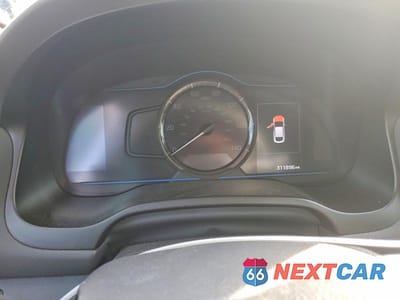 Zdjęcie 9 z 12 samochodu: 2018 HYUNDAI IONIQ BLUE VIN:KMHC65LC1JU102816 - miniatura
