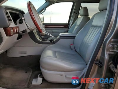 Zdjęcie 7 z 12 samochodu: 2004 LINCOLN AVIATOR VIN:5LMEU68H64ZJ43388 - miniatura