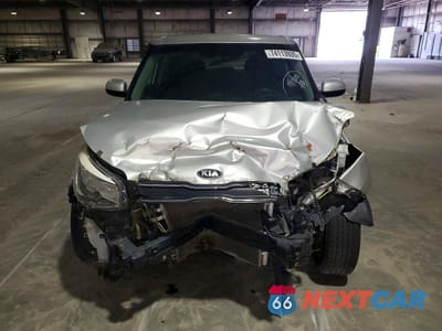 Piąte zdjęcie samochodu w środku: 2017 KIA SOUL VIN:KNDJN2A27H7480266 - miniatura