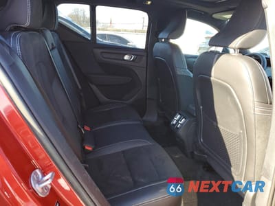 Zdjęcie 11 z 14 samochodu: 2022 VOLVO XC40 T5 R-DESIGN VIN:YV4162UM9N2789527 - miniatura