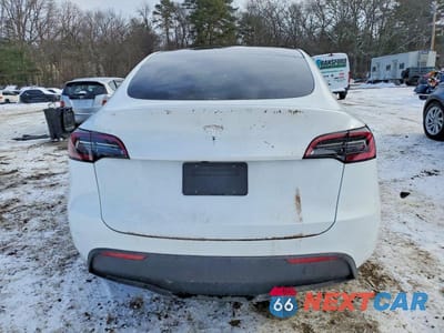 Zdjęcie 6 z 13 samochodu: 2024 TESLA MODEL Y VIN:7SAYGDED6RA318642 - miniatura