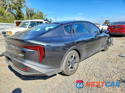 Trzecie zdjęcie samochodu z tyłu: 2025 KIA K4 LXS VIN:3KPFT4DE4SE013343 - miniatura