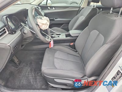 Zdjęcie 7 z 12 samochodu: 2023 KIA K5 LXS VIN:5XXG14J28PG213046 - miniatura