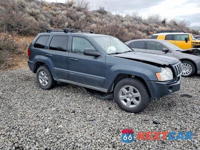 Czwarte zdjęcie samochodu z boku: 2007 JEEP GRAND CHEROKEE LAREDO VIN:1J8GR48KX7C554939 - miniatura