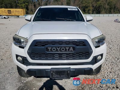 Piąte zdjęcie samochodu w środku: 2017 TOYOTA TACOMA SR5 VIN:5TFAX5GN5HX090442 - miniatura