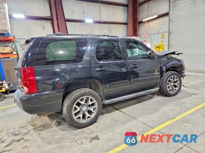 Trzecie zdjęcie samochodu z tyłu: 2013 GMC YUKON SLT VIN:1GKS2CE00DR282515 - miniatura