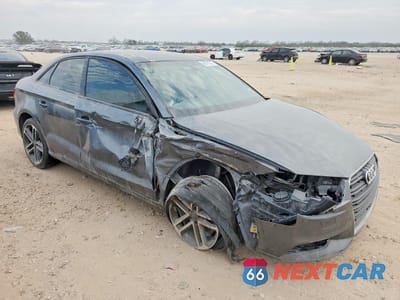 Czwarte zdjęcie samochodu z boku: 2018 AUDI A3 PREMIUM VIN:WAUAUGFF1J1060889 - miniatura