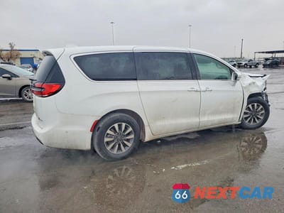 Trzecie zdjęcie samochodu z tyłu: 2022 CHRYSLER PACIFICA HYBRID TOURING L VIN:2C4RC1L72NR143719 - miniatura