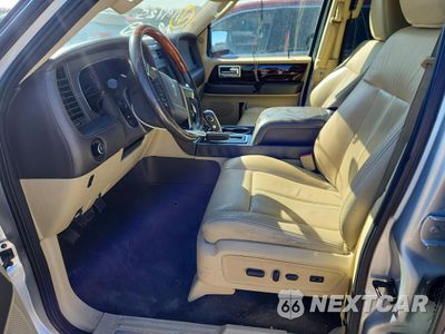Zdjęcie 7 z 14 samochodu: 2017 LINCOLN NAVIGATOR RESERVE VIN:5LMJJ2KT5HEL00483 - miniatura