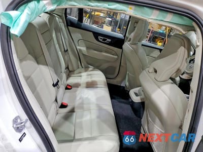 Zdjęcie 10 z 11 samochodu: 2022 VOLVO S60 B5 MOMENTUM VIN:7JRL12TZ8NG178092 - miniatura