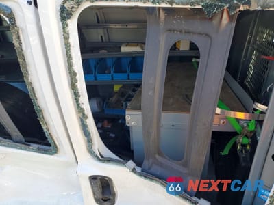 Zdjęcie 10 z 12 samochodu: 2024 CHEVROLET EXPRESS G3500 UTILITY / SERVICE VAN VIN:1GCZGGF72R1188933 - miniatura