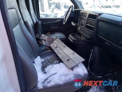 Zdjęcie 11 z 12 samochodu: 2012 GMC SAVANA BOX TRUCK VIN:1GD374CA5C1908183 - miniatura