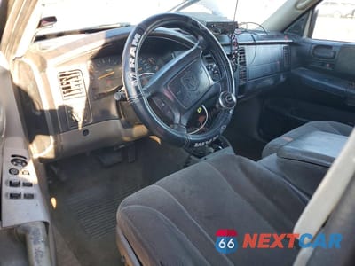 Zdjęcie 8 z 12 samochodu: 2001 DODGE DAKOTA QUAD VIN:1B7GG2AZ01S212521 - miniatura