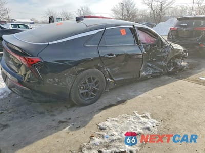 Trzecie zdjęcie samochodu z tyłu: 2025 KIA K5 LXS VIN:KNAG24J73S5324705 - miniatura