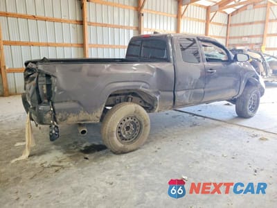 Trzecie zdjęcie samochodu z tyłu: 2016 TOYOTA TACOMA ACCESS CAB VIN:5TFSX5EN8GX044884 - miniatura
