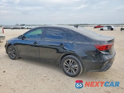 Drugie zdjęcie samochodu z przodu: 2024 KIA FORTE LX VIN:3KPF24AD2RE825992 - miniatura