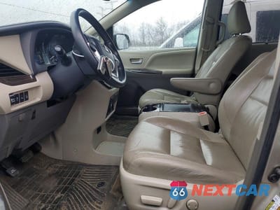 Zdjęcie 7 z 13 samochodu: 2015 TOYOTA SIENNA XLE VIN:5TDYK3DC7FS605609 - miniatura