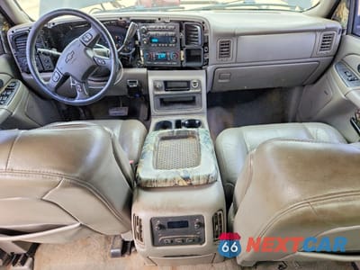 Zdjęcie 8 z 12 samochodu: 2004 CHEVROLET SILVERADO K2500 VIN:1GCGK23U74F166960 - miniatura