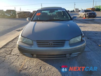 Piąte zdjęcie samochodu w środku: 1999 TOYOTA CAMRY LE VIN:JT2BF22K7X0172157 - miniatura