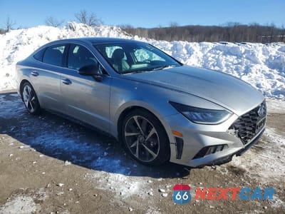 Czwarte zdjęcie samochodu z boku: 2021 HYUNDAI SONATA SEL PLUS VIN:5NPEJ4J22MH117307 - miniatura