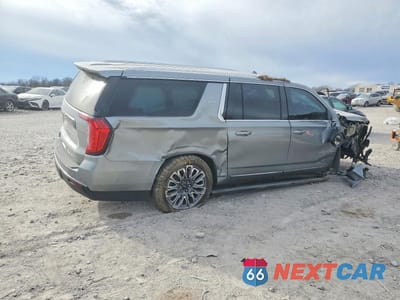 Trzecie zdjęcie samochodu z tyłu: 2023 GMC YUKON XL DENALI ULTIMATE VIN:1GKS2KKT0PR257630 - miniatura