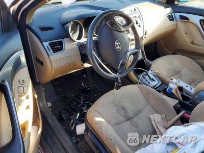 Zdjęcie 8 z 11 samochodu: 2013 HYUNDAI ELANTRA GLS VIN:5NPDH4AE5DH389397 - miniatura