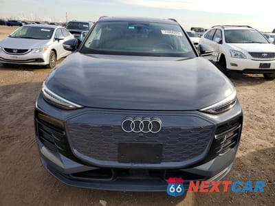 Piąte zdjęcie samochodu w środku: 2025 AUDI Q6 E-TRON PRESTIGE VIN:WA134BGF6SA004200 - miniatura