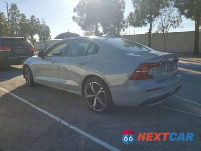 Drugie zdjęcie samochodu z przodu: 2025 VOLVO S60 PLUS VIN:7JRL12FC4SG369317 - miniatura