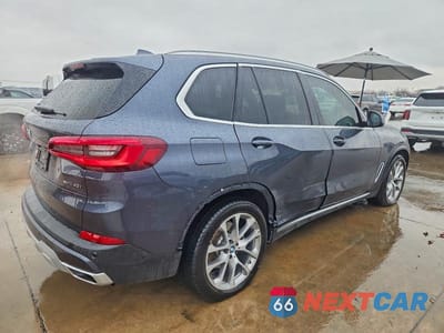 Trzecie zdjęcie samochodu z tyłu: 2021 BMW X5 SDRIVE 40I VIN:5UXCR4C08M9F02859 - miniatura