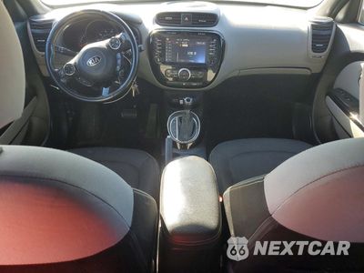 Zdjęcie 8 z 13 samochodu: 2014 KIA SOUL + VIN:KNDJP3A53E7041877 - miniatura