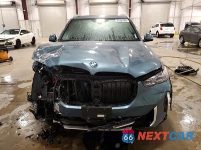 Piąte zdjęcie samochodu w środku: 2025 BMW X5 XDRIVE50E VIN:5UX43EU09S9Y77874 - miniatura