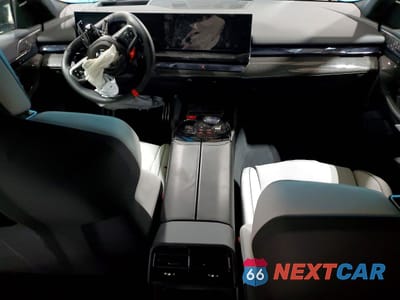 Zdjęcie 8 z 13 samochodu: 2026 BMW M5 VIN:WBS83FK01TCW05540 - miniatura