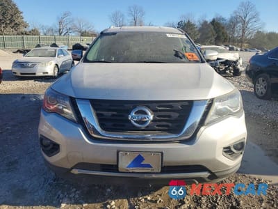 Piąte zdjęcie samochodu w środku: 2019 NISSAN PATHFINDER S VIN:5N1DR2MM6KC630036 - miniatura
