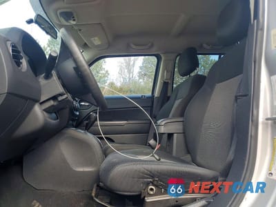 Zdjęcie 7 z 12 samochodu: 2012 JEEP PATRIOT VIN:1C4NJPBA3CD623305 - miniatura