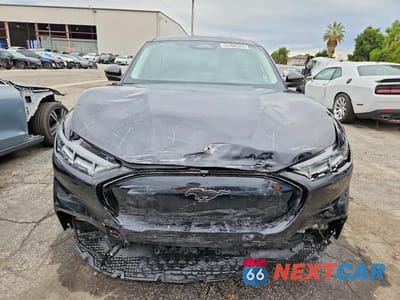 Piąte zdjęcie samochodu w środku: 2023 FORD MUSTANG MACH-E PREMIUM VIN:3FMTK3SU1PMB06940 - miniatura