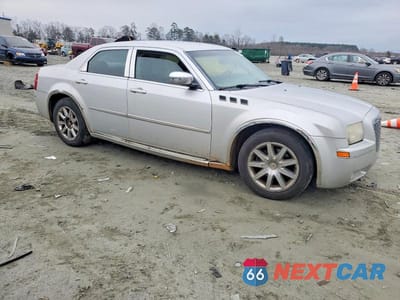 Czwarte zdjęcie samochodu z boku: 2008 CHRYSLER 300 TOURING VIN:2C3LA53G28H165317 - miniatura