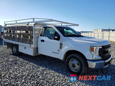 Czwarte zdjęcie samochodu z boku: 2020 FORD F350 SUPER DUTY FLATBED TRUCK VIN:1FDRF3GT3LEE53443 - miniatura