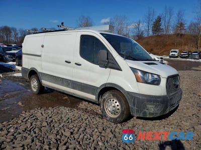 Czwarte zdjęcie samochodu z boku: 2023 FORD TRANSIT T-250 VIN:1FTBR2YG0PKB19094 - miniatura