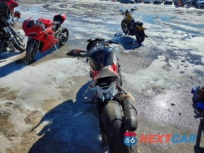 Czwarte zdjęcie samochodu z boku: 2016 BMW S 1000 RR VIN:WB10D2107GZ354132 - miniatura