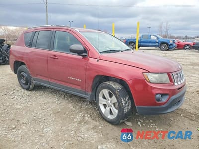 Czwarte zdjęcie samochodu z boku: 2016 JEEP COMPASS SPORT VIN:1C4NJCBA2GD615484 - miniatura