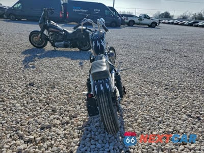 Czwarte zdjęcie samochodu z boku: 2004 HARLEY-DAVIDSON XL883 C VIN:1HD4CJM154K422808 - miniatura