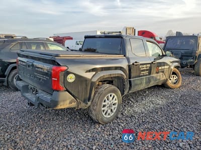 Trzecie zdjęcie samochodu z tyłu: 2024 TOYOTA TACOMA SR VIN:3TYLD5KN9RT001671 - miniatura