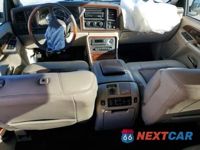 Zdjęcie 8 z 12 samochodu: 2002 CADILLAC ESCALADE LUXURY VIN:1GYEK63N02R274673 - miniatura