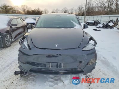 Piąte zdjęcie samochodu w środku: 2022 TESLA MODEL Y VIN:7SAYGDEE7NF421123 - miniatura