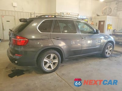 Trzecie zdjęcie samochodu z tyłu: 2013 BMW X5 XDRIVE35I VIN:5UXZV4C55D0E09240 - miniatura