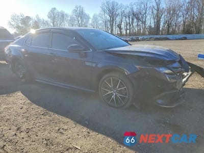 Czwarte zdjęcie samochodu z boku: 2021 TOYOTA CAMRY SE VIN:4T1G11AK9MU582711 - miniatura