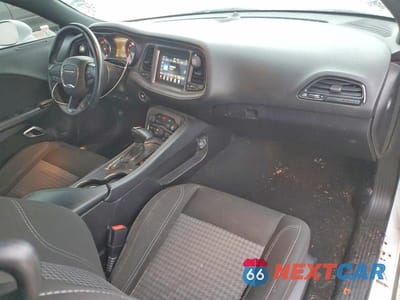 Zdjęcie 8 z 12 samochodu: 2023 DODGE CHALLENGER SXT VIN:2C3CDZAG8PH526131 - miniatura