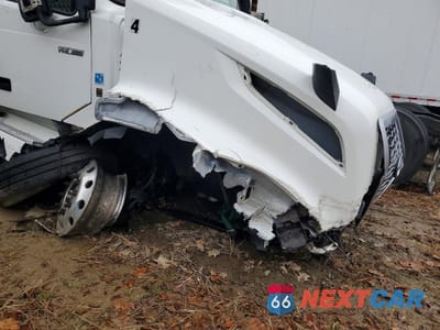 Zdjęcie 9 z 10 samochodu: 2022 VOLVO VNL SEMI TRUCK VIN:4V4NC9EH3NN294833 - miniatura