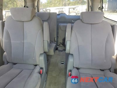 Zdjęcie 10 z 13 samochodu: 2007 HYUNDAI ENTOURAGE GLS VIN:KNDMC233976015727 - miniatura