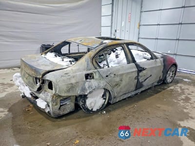 Trzecie zdjęcie samochodu z tyłu: 2011 BMW 328 XI VIN:WBAPK7C50BA970725 - miniatura